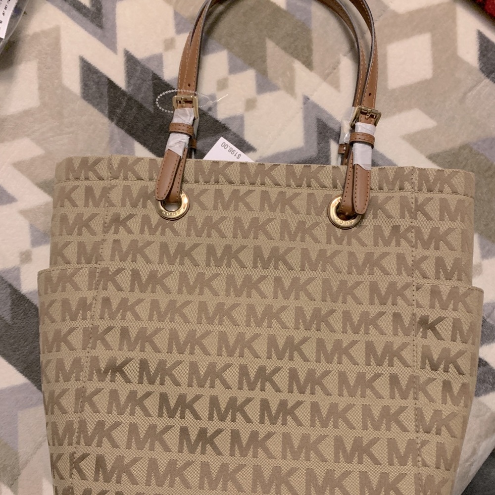Micheal Kors Purse